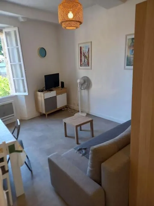 Studio Refait Recemment Rue Des Artistes A Frejus Apartment France
