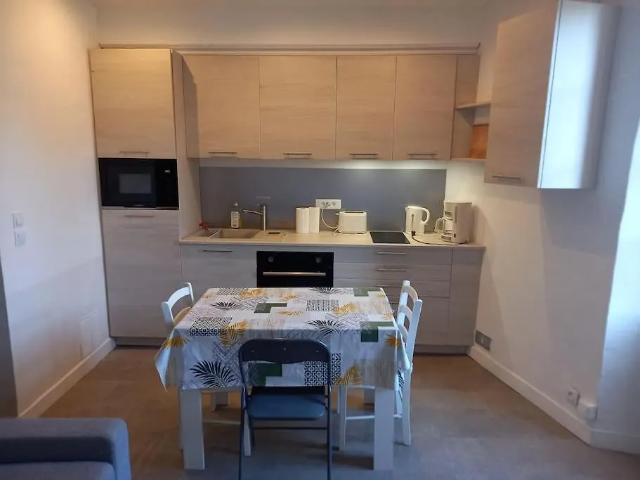 Studio Refait Recemment Rue Des Artistes A Frejus Apartment France